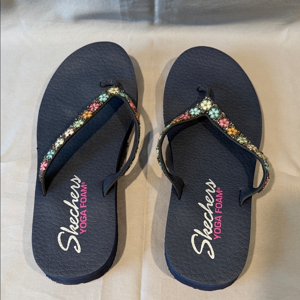 Skechers Navy Floral Yoga Foam Flip Flops